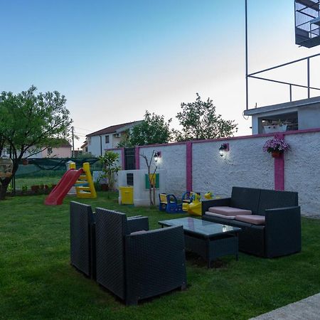 Apartman Mona Podgorica Bagian luar foto