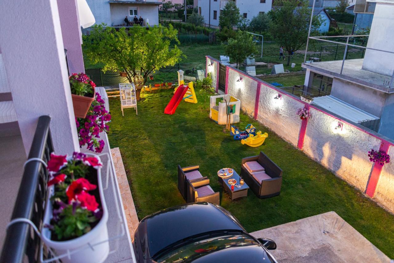 Apartman Mona Podgorica Bagian luar foto