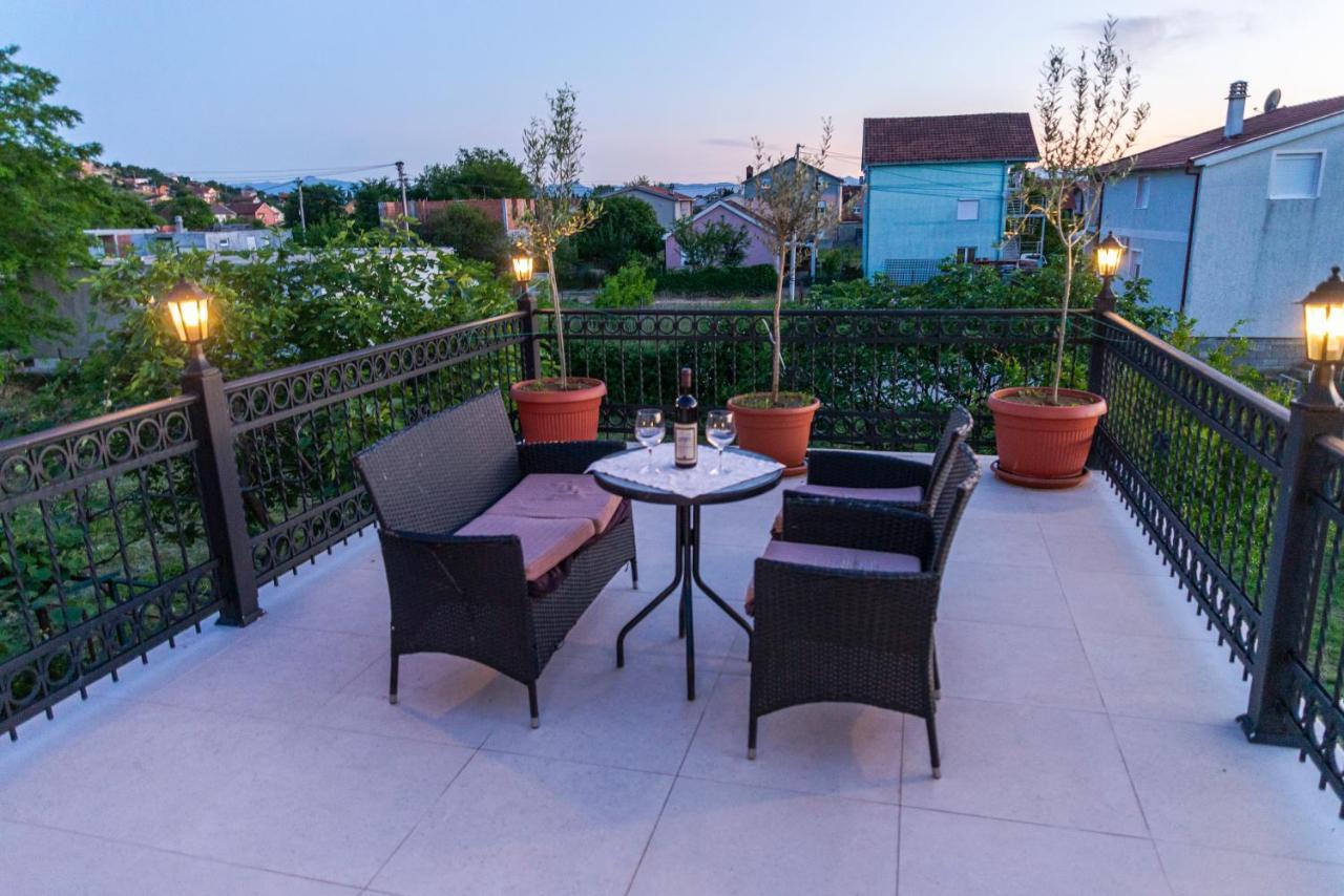 Apartman Mona Podgorica Bagian luar foto