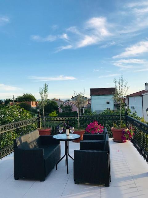 Apartman Mona Podgorica Bagian luar foto