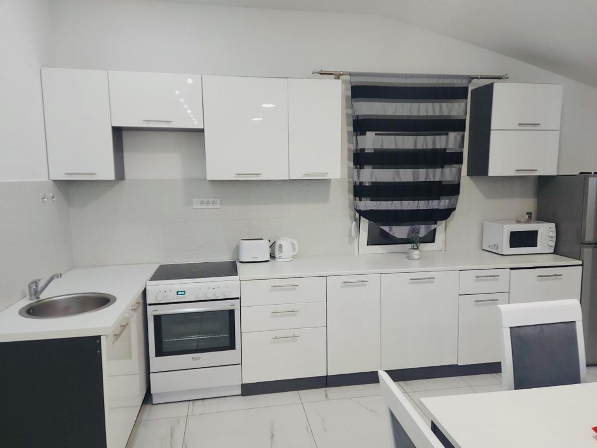 Apartman Mona Podgorica Bagian luar foto