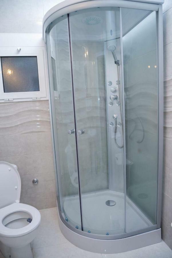 Apartman Mona Podgorica Bagian luar foto