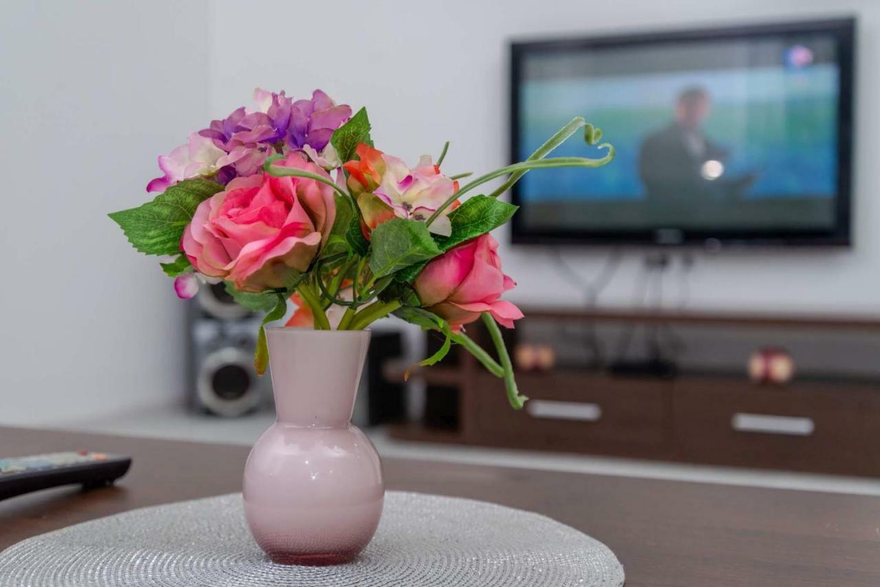 Apartman Mona Podgorica Bagian luar foto
